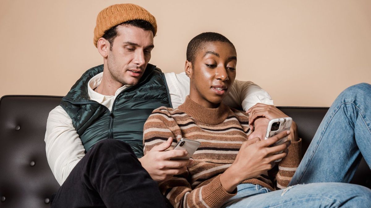 Couple using apps